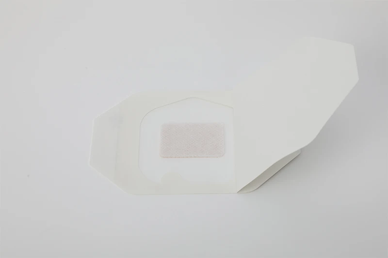 Curativo para feridas em ilha com espuma respir&aacute;vel